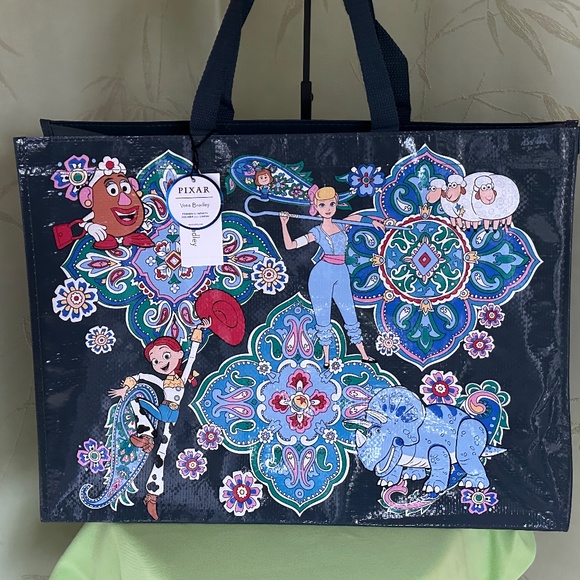 VERA BRADLEY DISNEY PIXAR TOY STORY MARKET TOTE:NWT ANDY'S ROOM - Picture 2 of 13